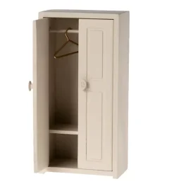 Maileg houten kast voor de muisjes (inclusief 3 kledinghangers)